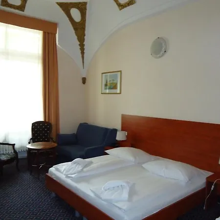 Am Kurfuerstendamm 3* Berlin