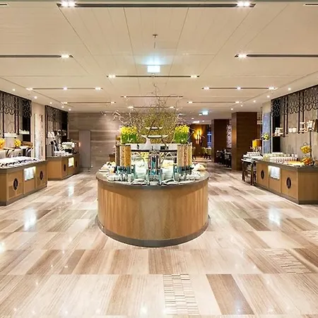 Hotel Titanic Chaussee 4*
