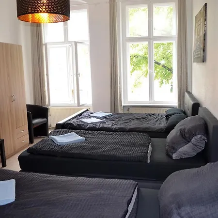 Apartment Hauptbahnhof: Family-friendly Group For 8