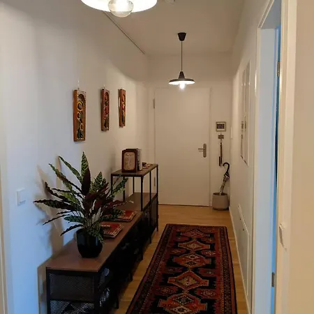 Either Private 2b2b Or Shared 1b1b, Luxury, Bright, Spacious * Berlín
