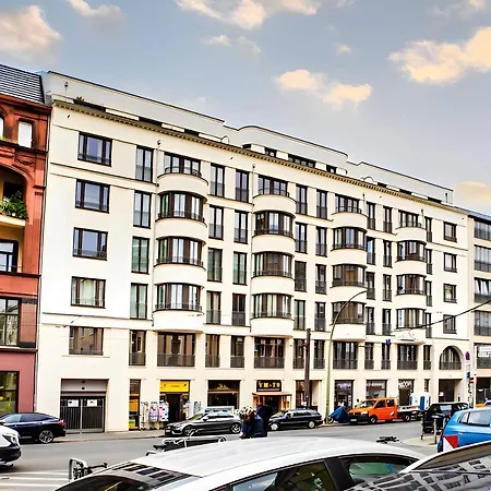 Modern In Mitte Apartman