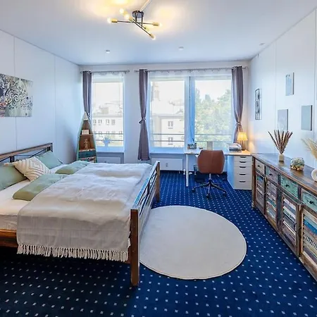 150 M² Unterkunft Mit Billard, Kicker & Parkplatz * Berlin