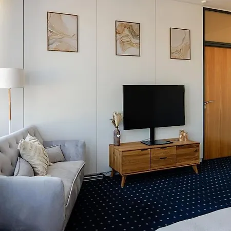 Apartment 150 M² Unterkunft Mit Billard, Kicker & Parkplatz