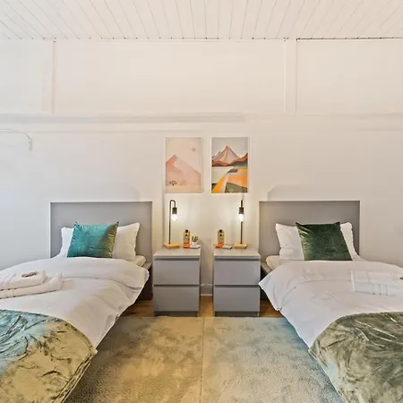 Apartamento Neues Zentrales Apartment,10 Betten,vollmoebliert, Wifi Berlín
