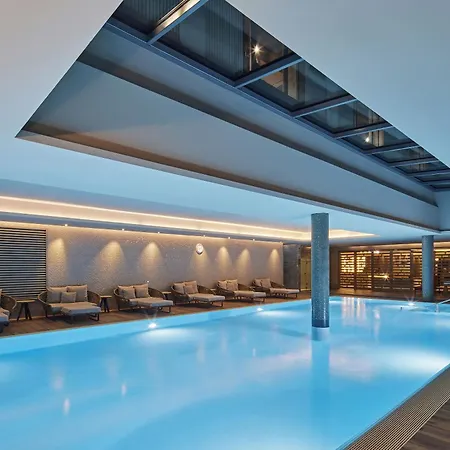 Hotel Titanic Chaussee 4*
