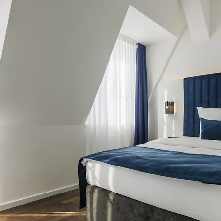 Homaris East Side 3*