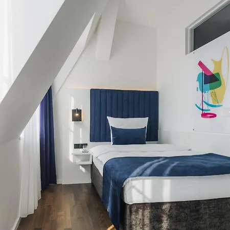 Homaris East Side 3*