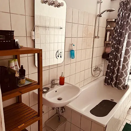 Artsy In Shared Flat - 5 Minutes From Schoenhauser Allee Accommodatie bij particulieren Berlijn