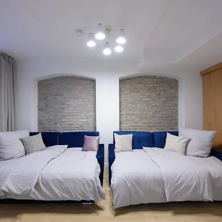 Kraus7 Ron Apartment