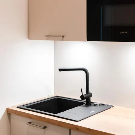 Exklusive Luxus-unterkunft In Mitte: 2 Apartments, 130m², Designer-moebel, Co2 Neutrale Reinigung Apartment *