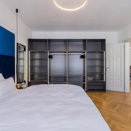 Kraus7 Ron Apartment