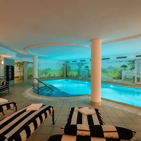Louisa's Place Hotel 5*