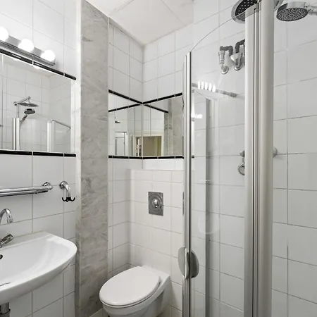 The Gleditsch - Perl In Schoeneberg Up To 4 Ppl Appartement *