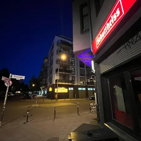 Stylish 2-room With Balcony Next To East Side Gallery 公寓