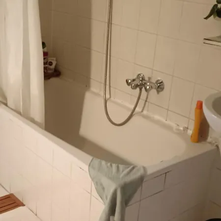 Private Bedroom Near Alexanderplatz In Sharing Homestay *