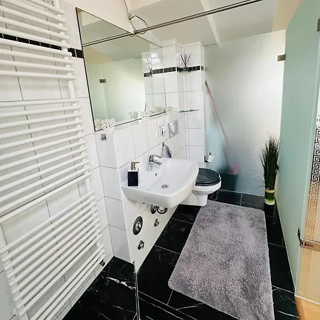 Schoene Dachgeschosswohnung Nahe Dem Mueggelsee Apartment *