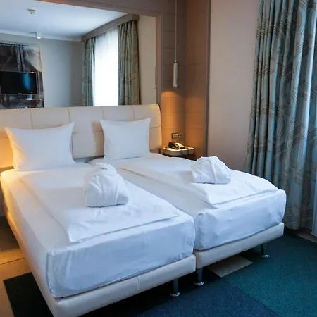 Hotel Titanic Comfort Mitte 3*