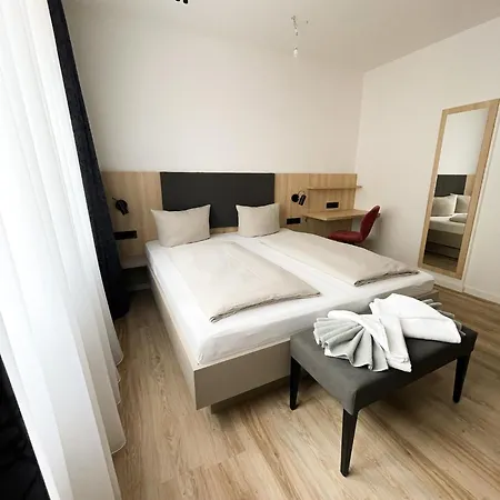 Holi Hotel