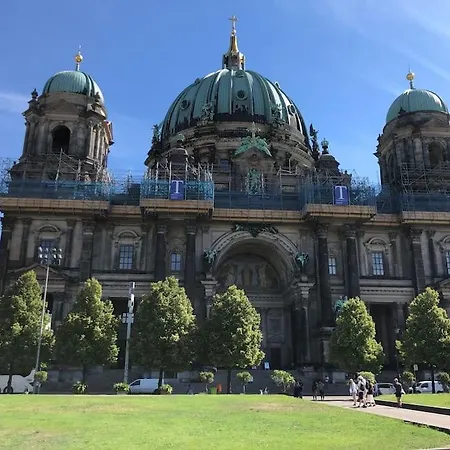 Berliner Altbaubauwohnung In Mitte * Berlino