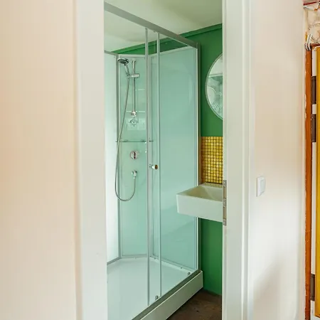 Отель Shipotel-berlin Gmbh, Shipotel Eastern & Shipotel Western 2*