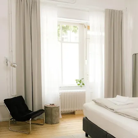 Cosy In Schillerkiez Apartment
