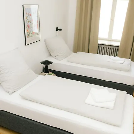Cosy In Schillerkiez Apartment