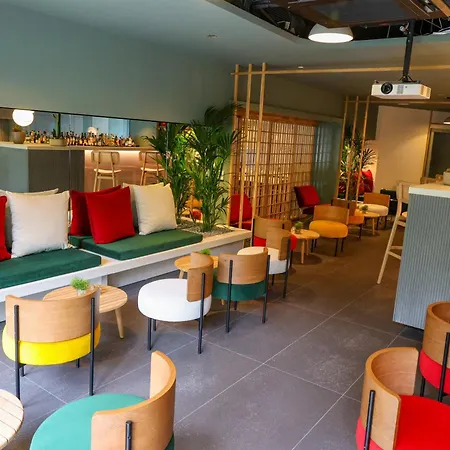 Gat Point Charlie Hotel 3*
