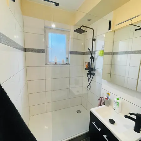 2-rooms Flat In Berlin-wedding Apartment