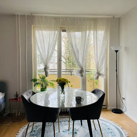 2-rooms Flat In Berlin-wedding