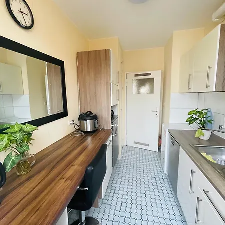 Apartment 2-rooms Flat In Berlin-wedding