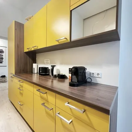 I Spacious Private In Heart Of Apartment *