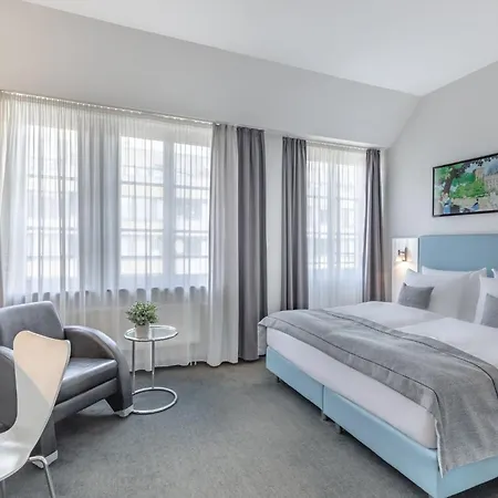 Garner - Checkpoint Charlie By Ihg 4* Berlin
