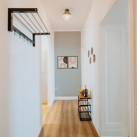 Homely - Center, Modern, Historical, Near Park Apartment *