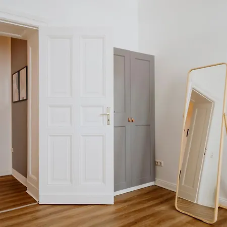 Apartment Homely - Center, Modern, Historical, Near Park *