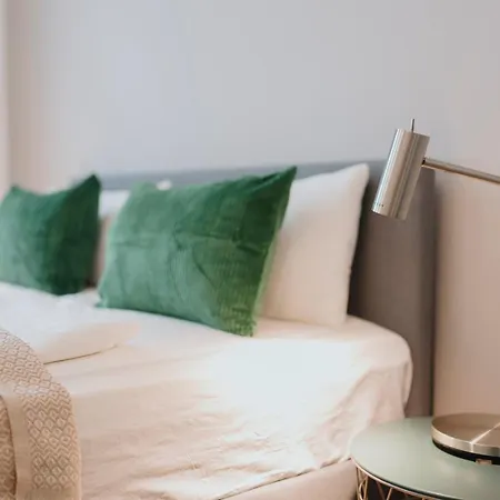 Homely - Center, Modern, Historical, Near Park Apartment Berlin