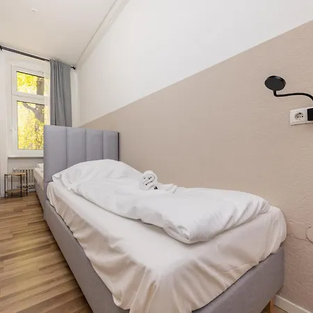 4 Grosse Kueche Balkon Am Maybachufer *