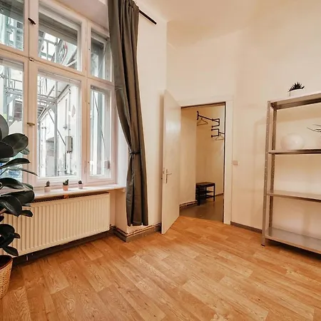 Apartment Staywell - Industrielles Loft Naehe Alexanderplatz