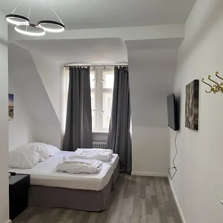 Bed & Breakfast King David Garden *