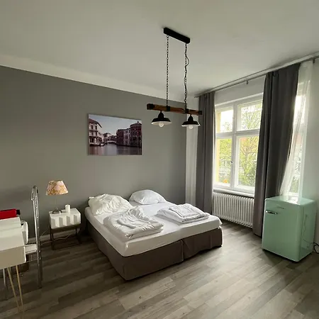 Bed & Breakfast King David Garden *