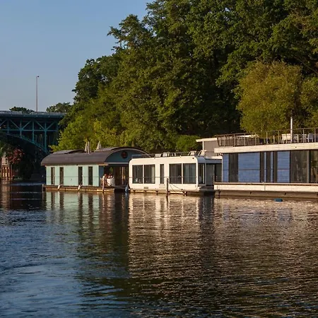 Marina Hausboote Und Seelodge Botel *