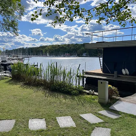 Marina Hausboote Und Seelodge Botel