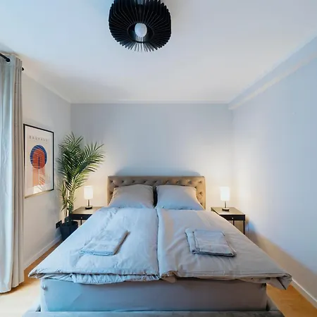Luxurious 105m2 Penthouse In Prime Location 4 Bedroms & Balcony * Berlín