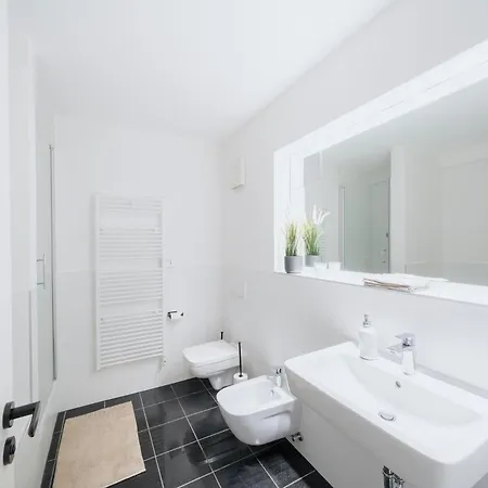 Apartamento Luxurious 105m2 Penthouse In Prime Location 4 Bedroms & Balcony Berlín