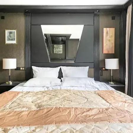 Miet-kamp Ruhig, Zentral, Nahe Messe, Ausgefallenes Design 2 Schlafzimmer Apartament *