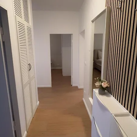 Modernes Ferienapartment In Berlin-neukoelln Apartmán