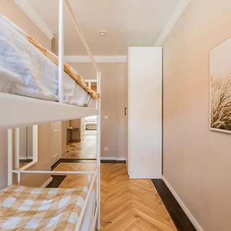 Moderne Fuer Junggebliebene In Kreuzberg-3l