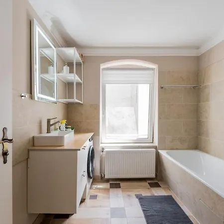Moderne Fuer Junggebliebene In Kreuzberg-3l