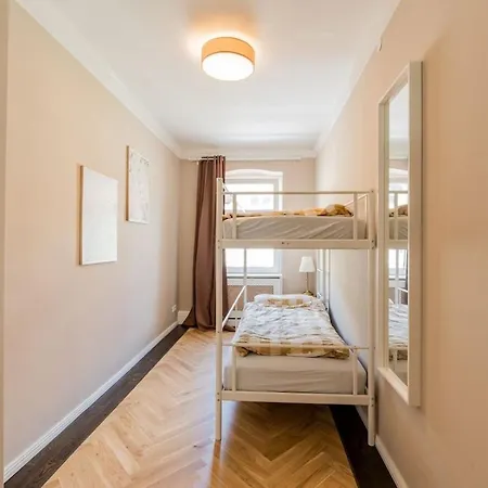 Moderne Fuer Junggebliebene In Kreuzberg-3l
