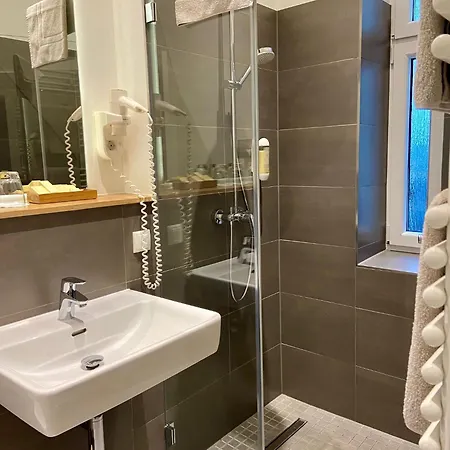 Hotel 38 3*