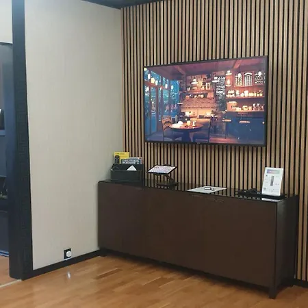 Miet-kamp Ruhig, Zentral, Nahe Messe, Ausgefallenes Design 2 Schlafzimmer Apartament *